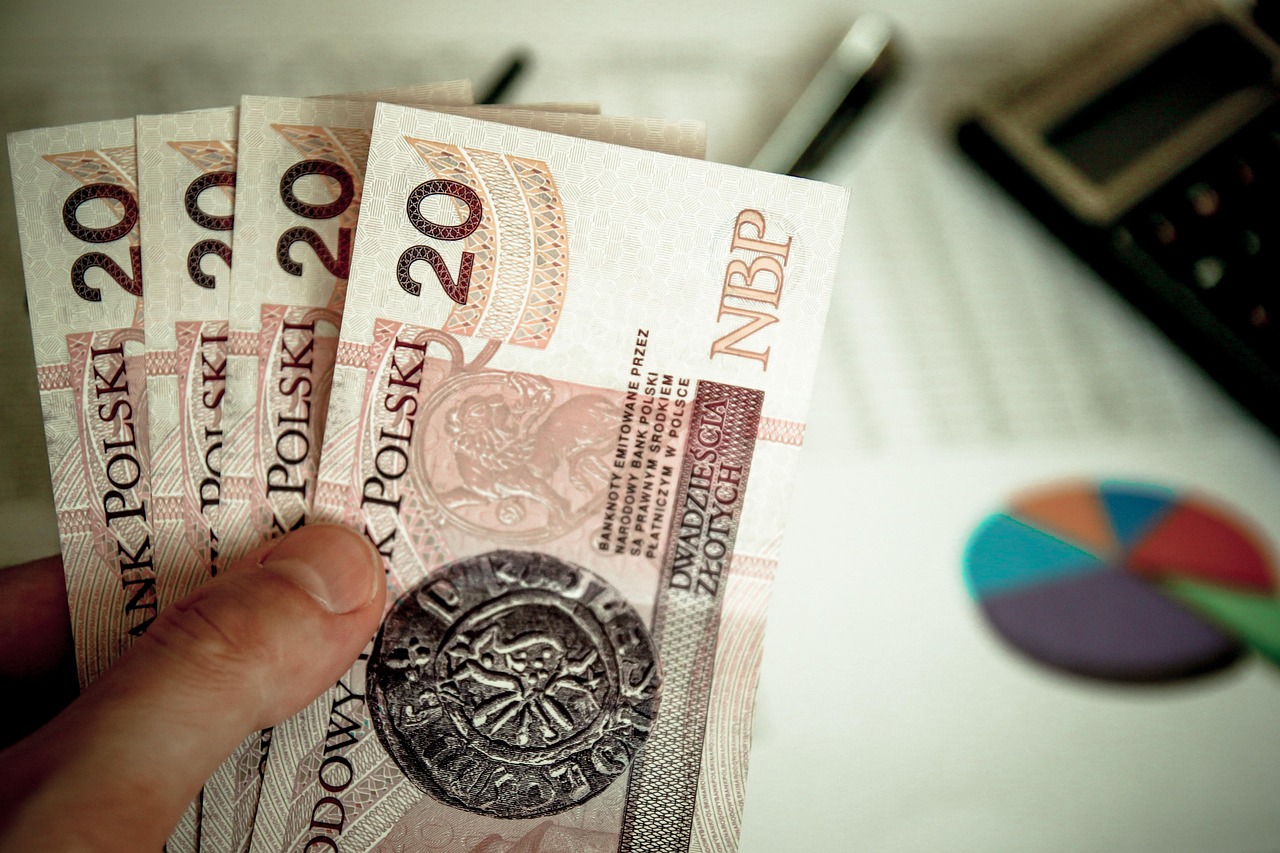 仮想通貨を長期保有する際の税金に関する注意点は？