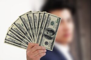 会社員が仮想通貨で利益が出た時点での申告方法は？