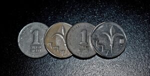 会社員が仮想通貨で得た副収入の税務処理はどうすればいい？